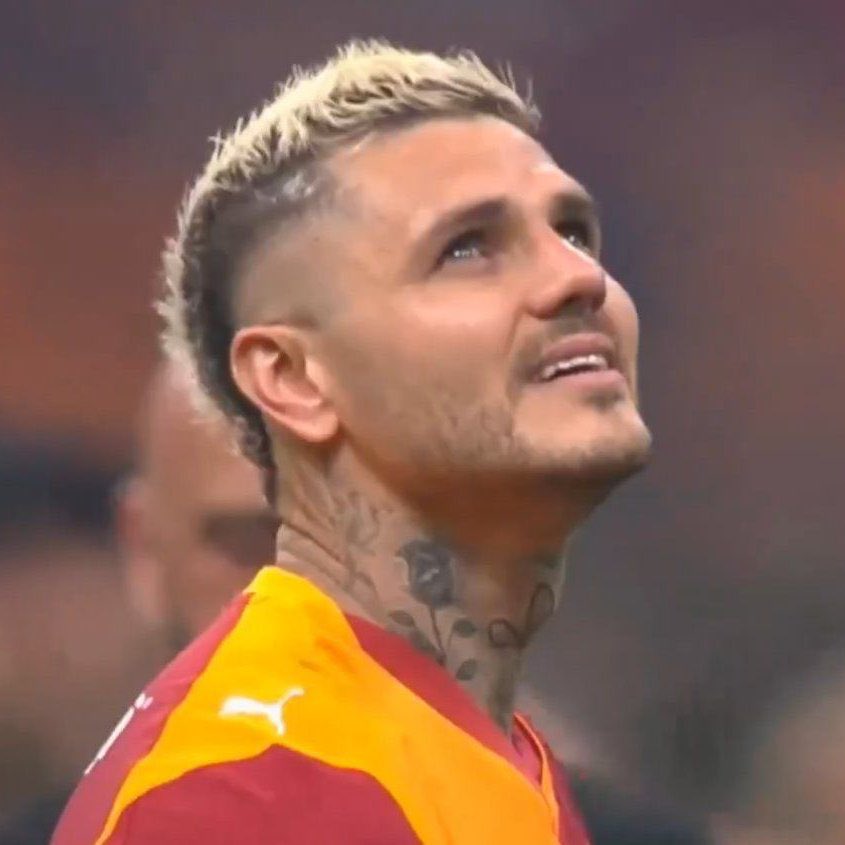 aykiri's tweet photo. Ali Sami Yen’de duygusal anlar. 

Icardi, “Aşkın olayım” şarkısı ve tezahüratları sırasında gözyaşlarını tutamadı.

Taraftarlar hep bir ağızdan Icardi tezahüratları yapıyor. https://t.co/oflZ6uchSj