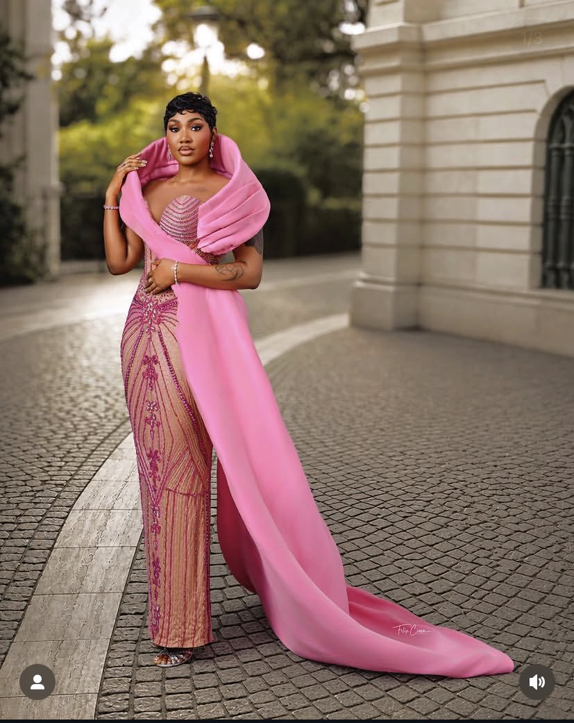 For someone that wasn’t among the fashion girlies with the whole defending of outfit every given event in the house ,,Sultana took us unaware !! Made a bold statement with her two Amvca Looks!! 👸

BEST DRESSED innit ??#Amvca