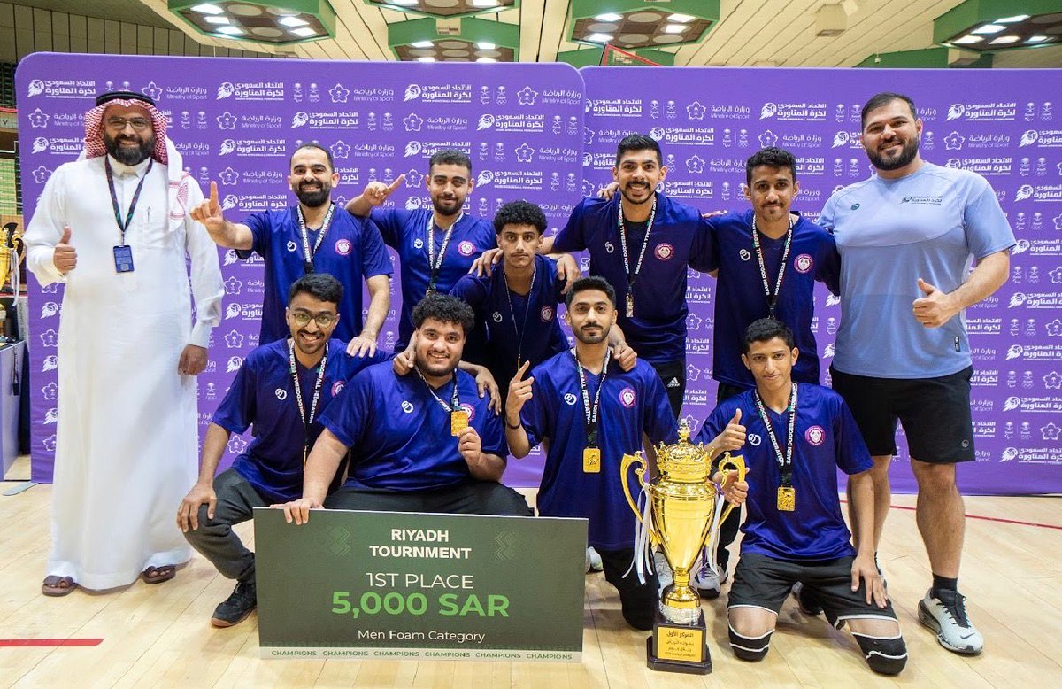 saudidodgeball's tweet photo. 📸 أختتمت #بطولة_الرياض  لـ #كرة_المناورة فئة الفوم

📌 وجاءت النتائج كالتالي:

1️⃣ نادي العلمين 🥇🏆
@al3lmin_club 

2️⃣ نادي الأنوار 🥈
@alanwarclub 

3️⃣ نادي الكوكب 🥉
@alkawkabfc 
نبارك لكل المشاركين 🌹👏

#dodgeball https://t.co/tU87D8iNih