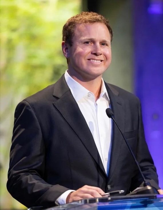 RedLineNewsUSA's tweet photo. Spencer Pratt’s odds of becoming the next mayor of Los Angeles are now up to 30%. 

He’s riding momentum from his MASSIVE debate victory and brilliant ads that continue to go viral!

LA NEEDS SPENCER PRATT! https://t.co/VF4BggsfRL