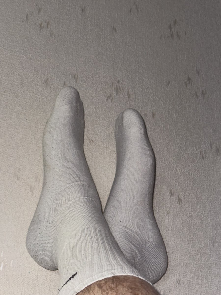 bigsock94's tweet photo. my feet need some cooling after a day riding my motorcycle

#socks #whitesocks #malesocks #nikesocks https://t.co/S08n3ZAxvN