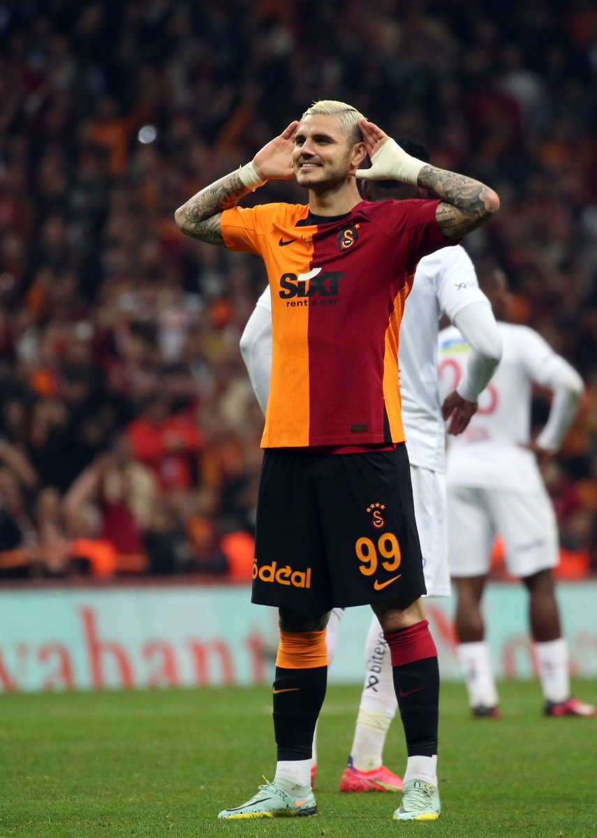 RoarSide1905's tweet photo. 🦁HATIRAN YETER! 💛❤️

#GSvANT #Mauroİcardi #RoarSide https://t.co/Xo4CZBu4Cy