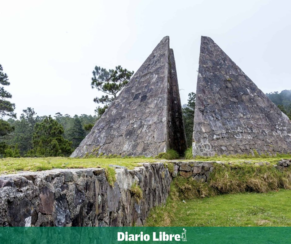 DiarioLibre's tweet photo. 📰 |#ActualidadDL| Denuncian privatización de camping en Las Pirámides de Valle Nuevo de Constanza

https://t.co/TGei0vH9dX  

#DiarioLibre #LasPirámides #ValleNuevo #Constanza #Privatización https://t.co/OCHFWVkPHH