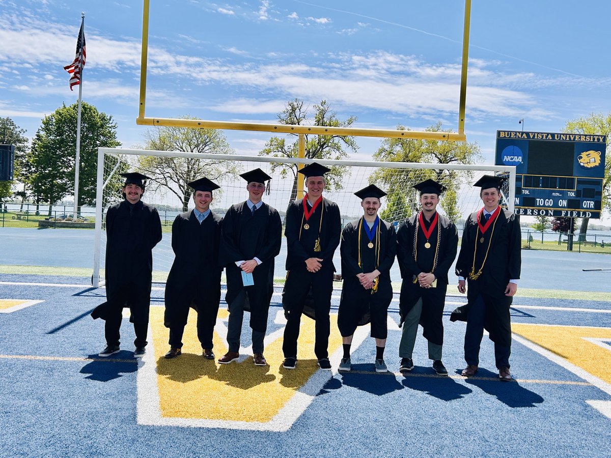 BVUMSoccer's tweet photo. Graduation day! https://t.co/GFdC7pqWYS