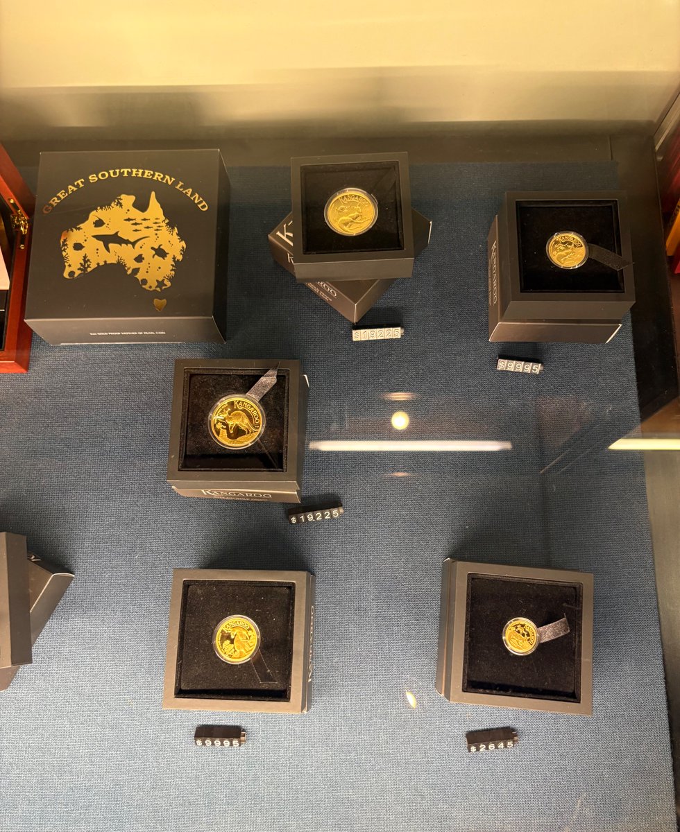 orryano's tweet photo. Who wants these kangaroos? #gold #ThePerthMint https://t.co/MKdwH0tolW