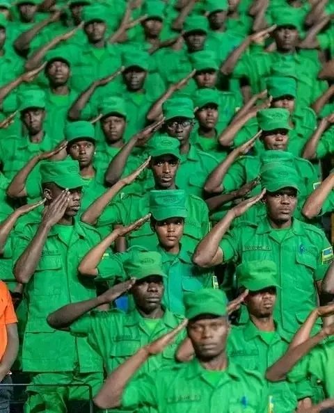 NgabireS25799's tweet photo. abantu batwitaho mu turere twacu 🇷🇼 #dasso respect 🔥 https://t.co/Jp00zptMqS
