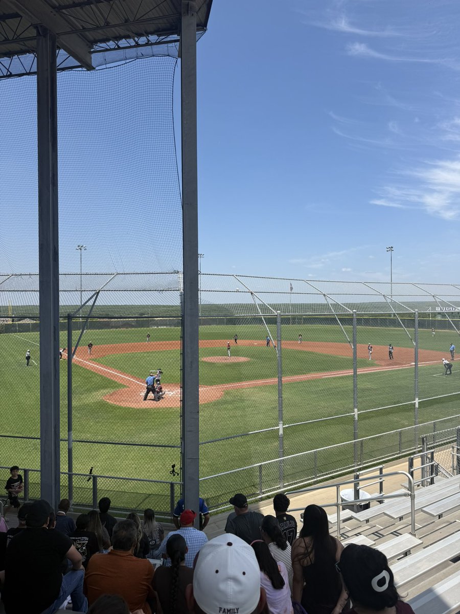 LFUnited's tweet photo. Great day for baseball ⚾️! Go Falcons! https://t.co/yLRNcx67rv