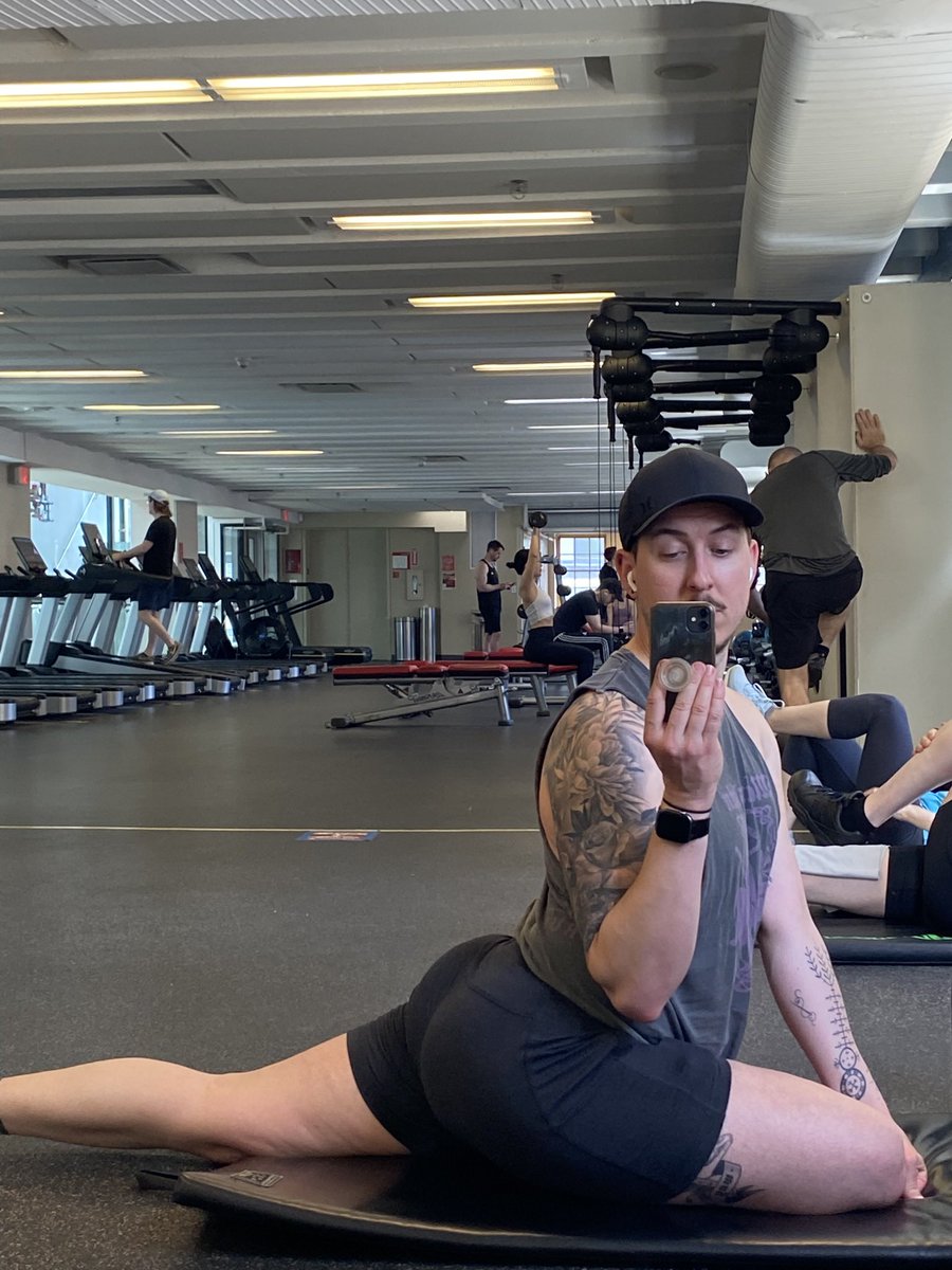 𝔅𝔯𝔞𝔡𝔢𝔫🇨🇦 tweet media
