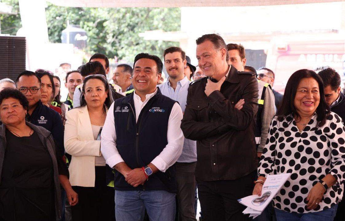 LuisBNava's tweet photo. ¡Feliz cumpleaños a mi buen amigo el gobernador @makugo!

Deseo que este día esté lleno de salud, alegría y grandes momentos, y que este nuevo año de vida venga acompañado de muchos éxitos y satisfacciones.

Gracias por seguir trabajando por un Querétaro con rumbo, crecimiento y mejores oportunidades para todas y todos.