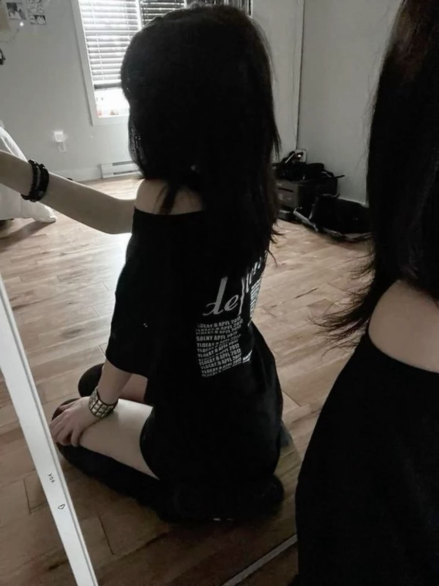 weeded_out's tweet photo. જ⁀➴ 1:

In 1st-4th grade I was obese. I grew up cobstbatly bring bullied for it, and being compared to my other friends by both teachers and other students. https://t.co/rrlf9OEbAT