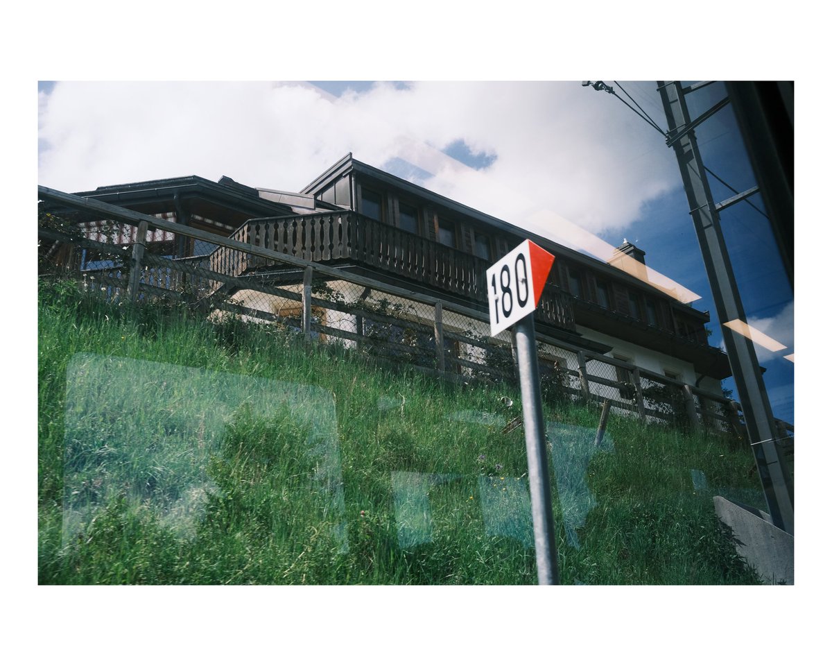 AtieBan's tweet photo. A train ride through the hills above Montreux today 🇨🇭 https://t.co/hbmoeywSD7