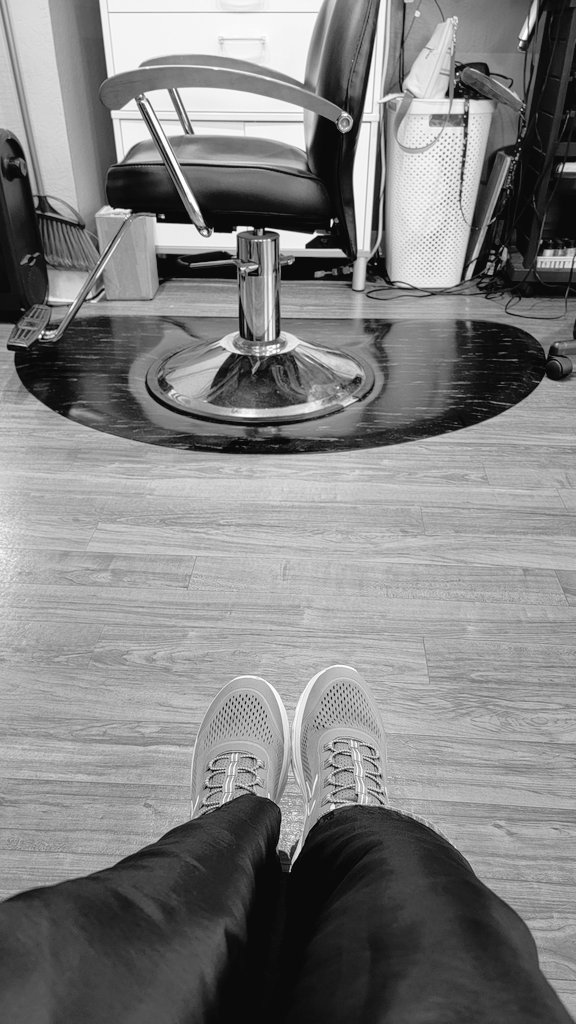 Gizzele M tweet media