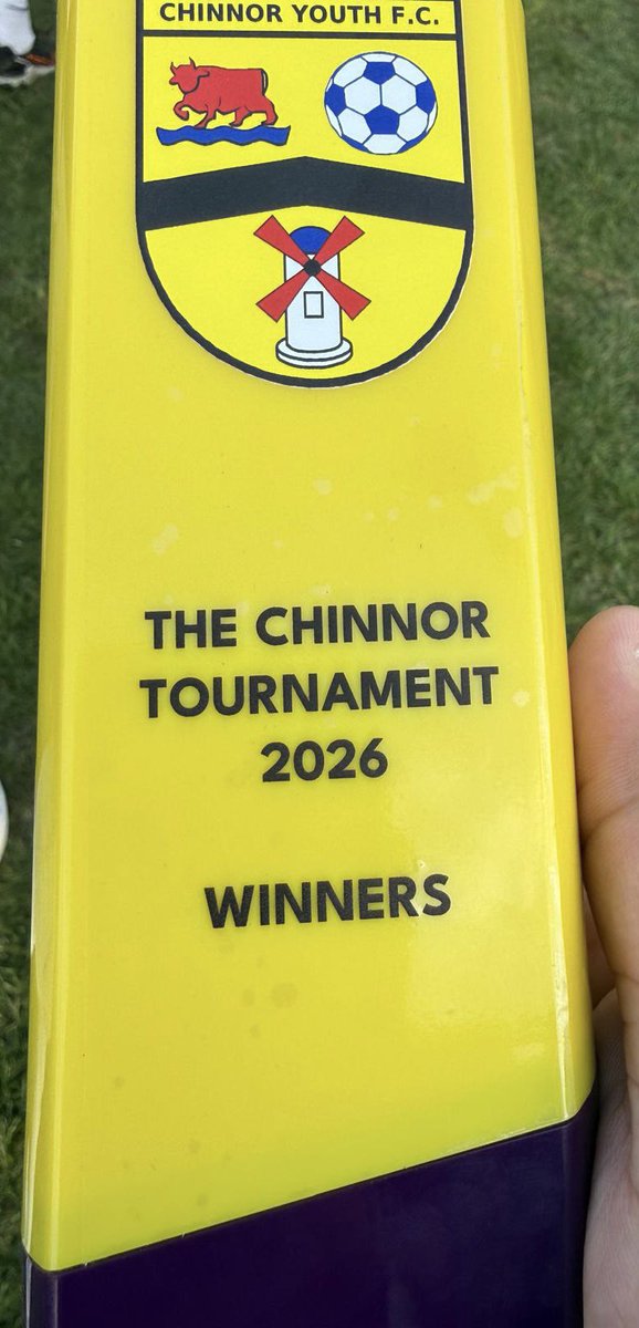 SouthReadingFC's tweet photo. More trophies for the club this season 💛💚🏆🏆🏆 @RDGSundayLeague  @BerksandBucksFA https://t.co/R6FGvFAP2w