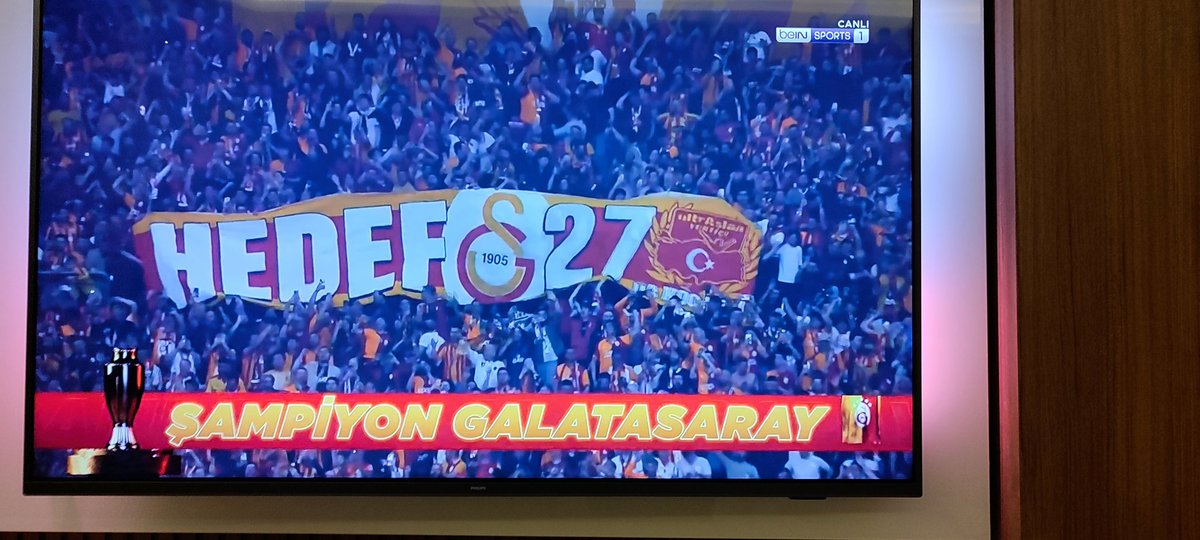 subasiozkan's tweet photo. Her sene bir öncekinden daha anlamlı.
Kulübün genlerinde var, yeni gelen oyuncular bile kısa sürede o havaya giriyor.
Bu kolay elde edilebilecek bir özellik değil. Üstüne koyarak devam ediyoruz.
Tüm oyuncularımıza tebrikler.
26. Şampiyonluğumuz kutlu olsun. https://t.co/PGmIjbkZwK