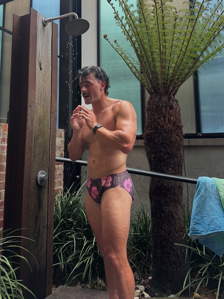 Men in Speedos tweet media