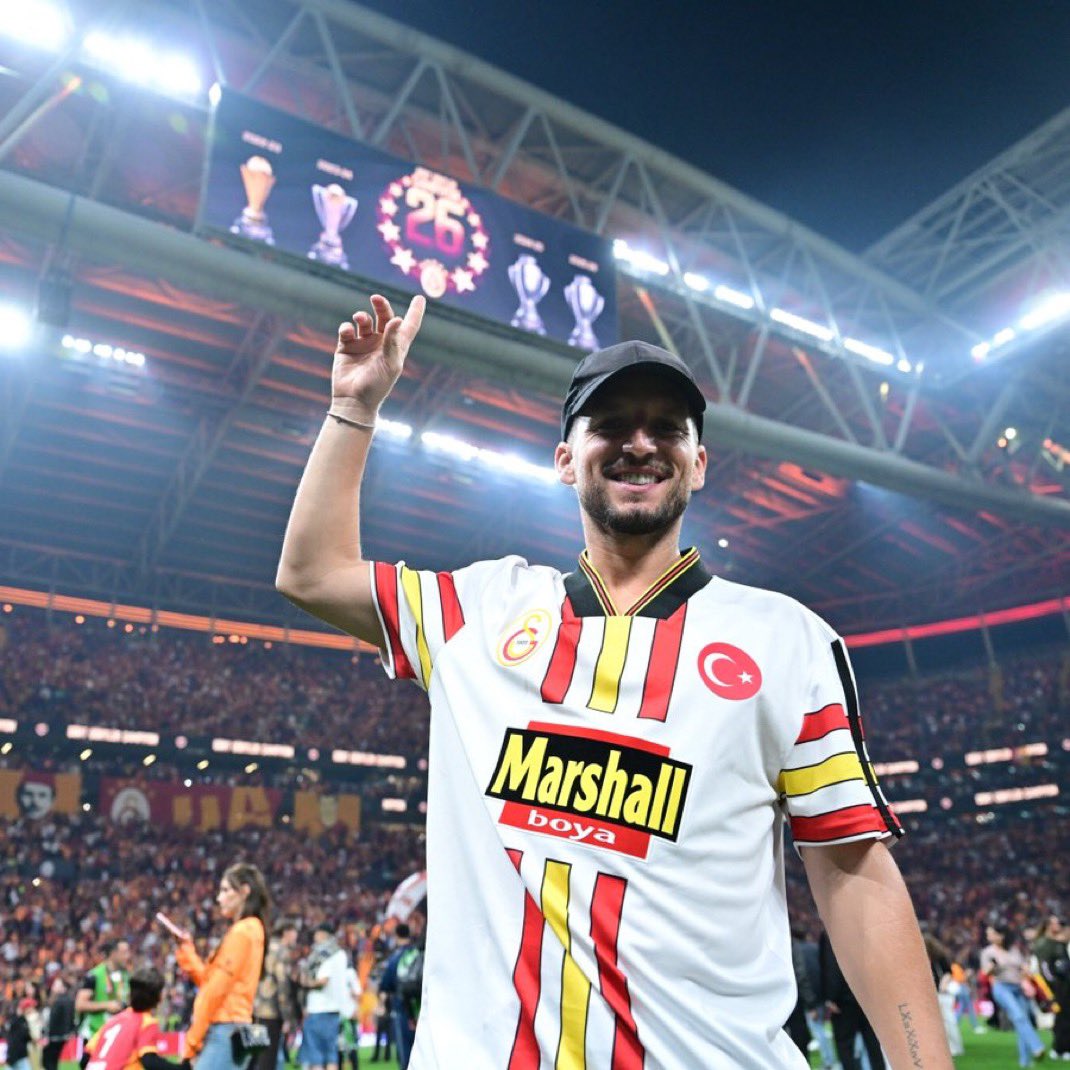 Galatasaray FR 🇫🇷 tweet media