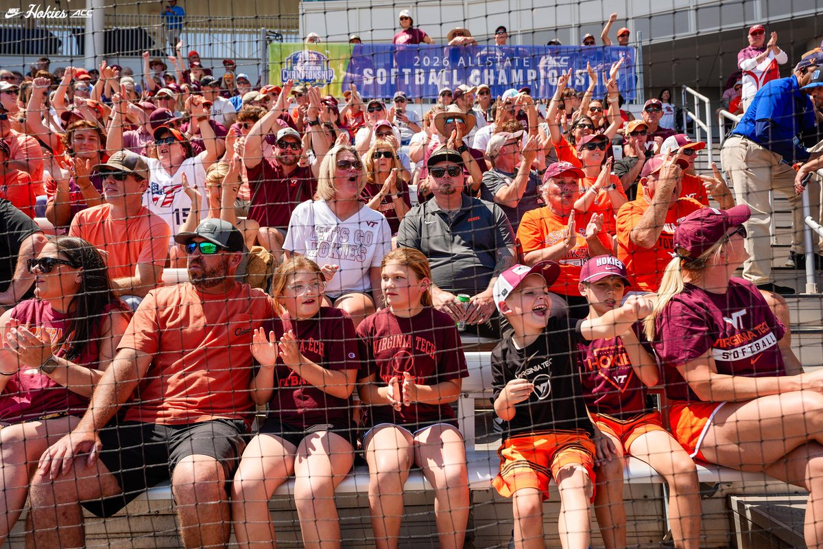 HokiesSoftball's tweet photo. It's a home game here at Palmer Park 🏡

#Hokies https://t.co/wZD5WONEQX