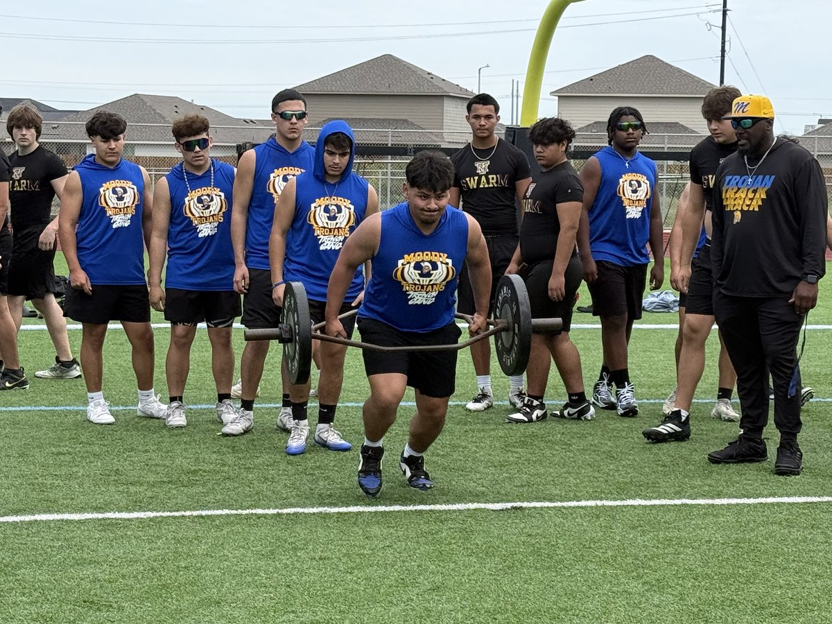 CoachWaddill's tweet photo. Lineman challenge today! Great job fellas. We came to compete and get better! #compete https://t.co/BGk4H7j0yK