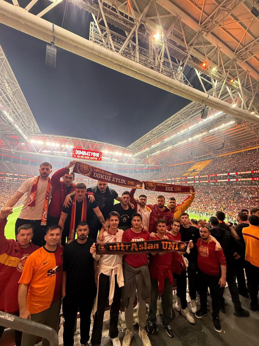 uAUNI_BAKIRCAY's tweet photo. KALPLERDE YILDIZ GÖNÜLLERDE AY ŞAMPİYONSUN GALATASARAY!

Galatasaray’ımızı antalya ile olan mücadelesinde Ali Sami Yen’de son nefesimize kadar destekledik!

#ultrAslanUNI https://t.co/utaQ8w9XGf