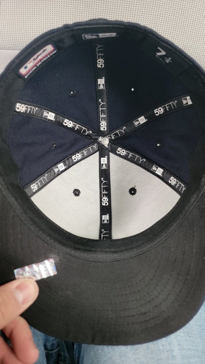 DaninCarteret's tweet photo. Happy 59FIFTY Day! I have many 59FIFTY hats, but my @Yankees are doing great, so it was an easy decision. @NewEraCap #59FIFTYDay #RepBX https://t.co/afF2mWujA4