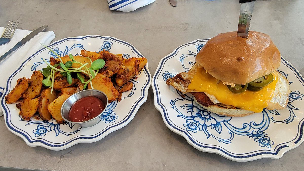 1stLineMC's tweet photo. it's time for another contractually obligated Florida visit Kingsley and food posting thread https://t.co/Id017llPFH