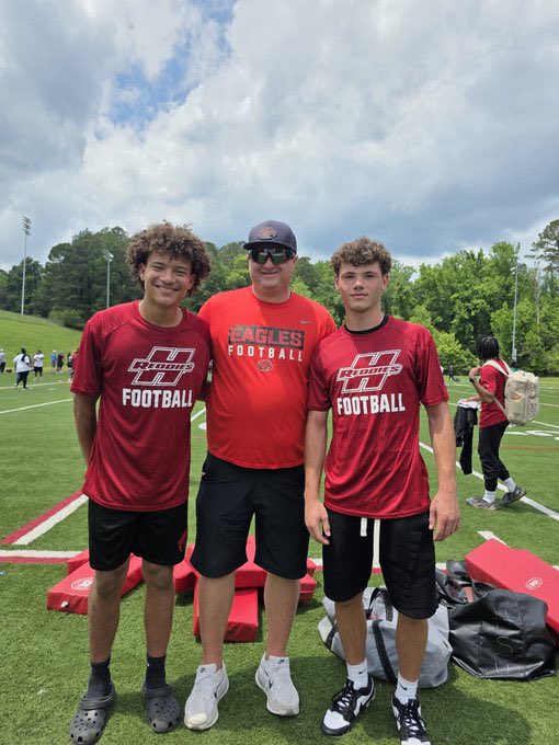 ChestnutH_2's tweet photo. I enjoyed getting to compete today at @ReddiesFB prospect camp. Thanks @__CoachRoss for the invite. Thanks @Coach_Dubbb for the skills pointers today. I enjoyed competing with my friend and teammate today @Hunt_Sanders11. I appreciate @joshmills3231 for coming out and supporting us. @CutterFootball @jsbrown6