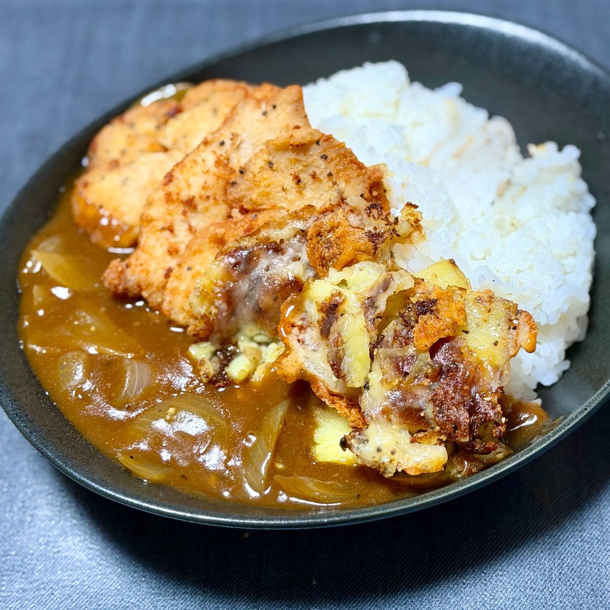 予定だったこんにゃくは「こんにゃ食う」

って事で 急遽食べたくなったカレーになりました
予定は予定で確定ではないのですな
(・ω<)ﾃﾍﾟ

鶏むね塩唐揚げとスマッシュポテトはあと乗せ🍛