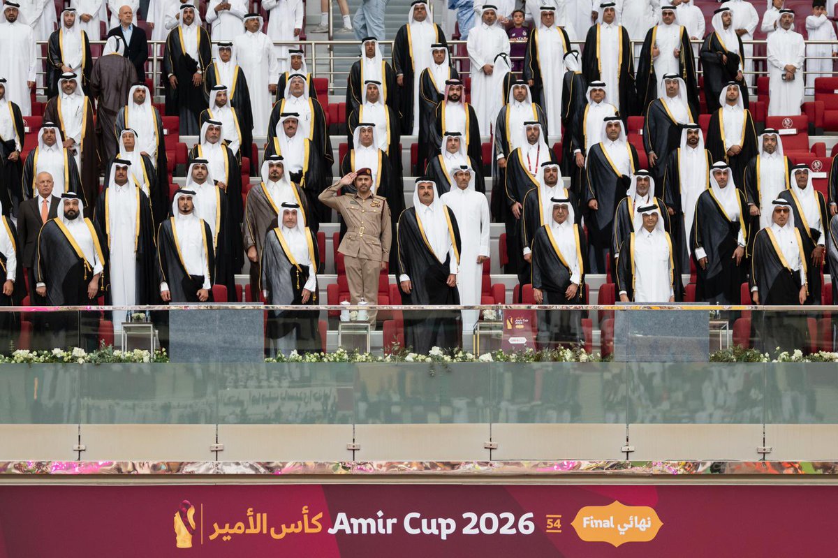 QFA's tweet photo. حضرة صاحب السمو الشيخ تميم بن حمد آل ثاني أمير البلاد المفدى يشهد نهائي كاس الامير في نسختها 54 بين نادي الغرافة ونادي السد، التي أقيمت على استاد خليفة الدولي، وسموه يتوج الغرافة بالكأس🏆.

#كأس_الأمير https://t.co/1icKOLbEeW