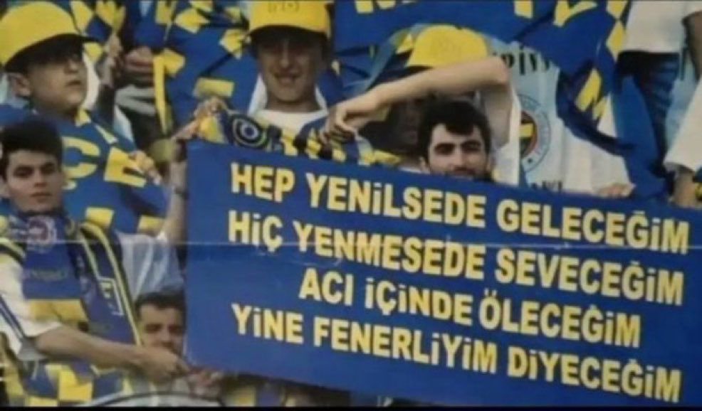 nzh85's tweet photo. Vazgecmeyiz,hergun bir onceki gunden daha cok severiz seni @Fenerbahce 💛💙 https://t.co/Gsx1UVY71h