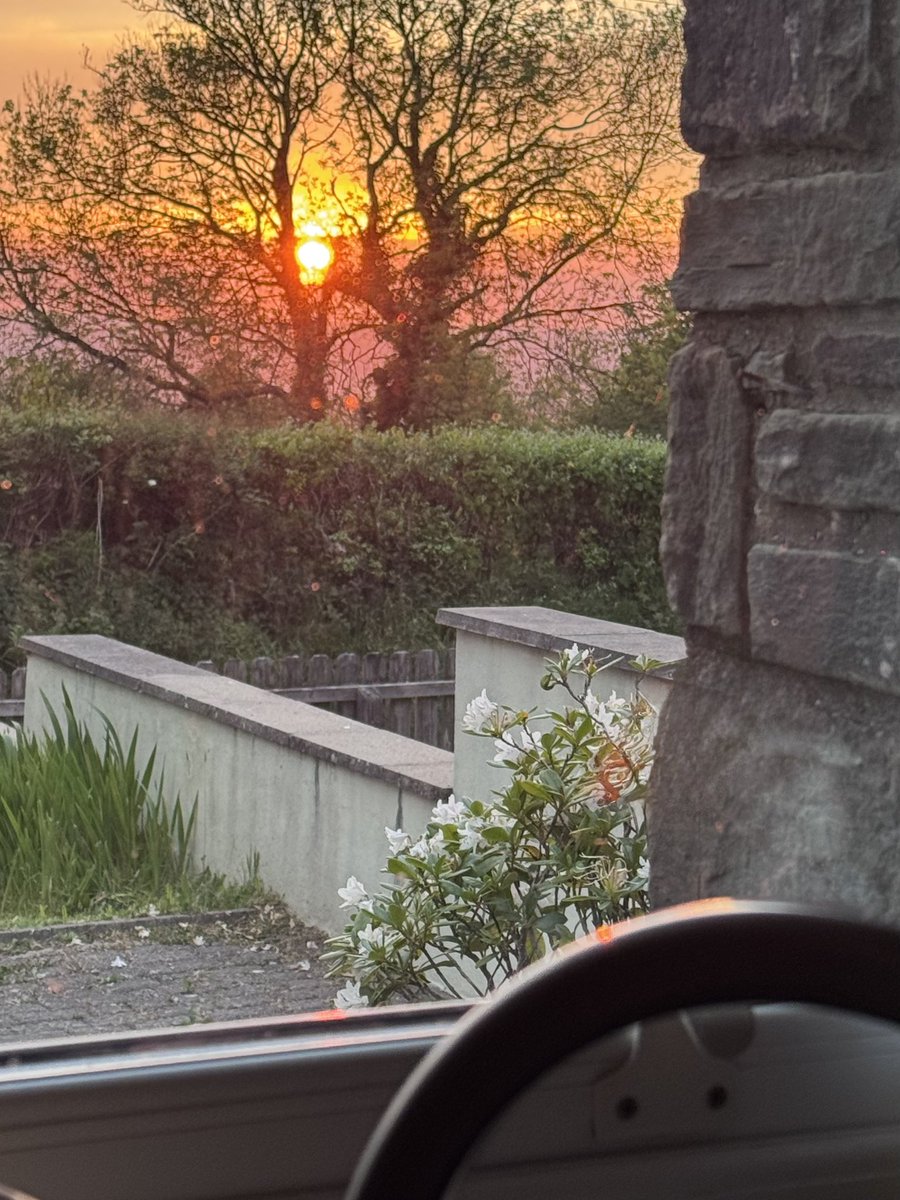 GaenorShaw's tweet photo. @DerekTheWeather This evening in Bancyffordd……. https://t.co/KzqvWlbbp0