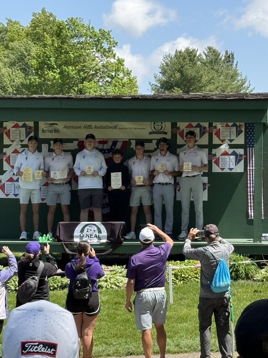 BrownsburgGolf's tweet photo. Solid day today for the Bulldogs. Harrison Hills Invite Champions &amp; Jack Witty brings home individual medalist honors. HUGE thank you to @RocksGolf, Harrison Hills GC &amp; the O’Neal management group for hosting a terrific event. https://t.co/oN8TLWGC8p