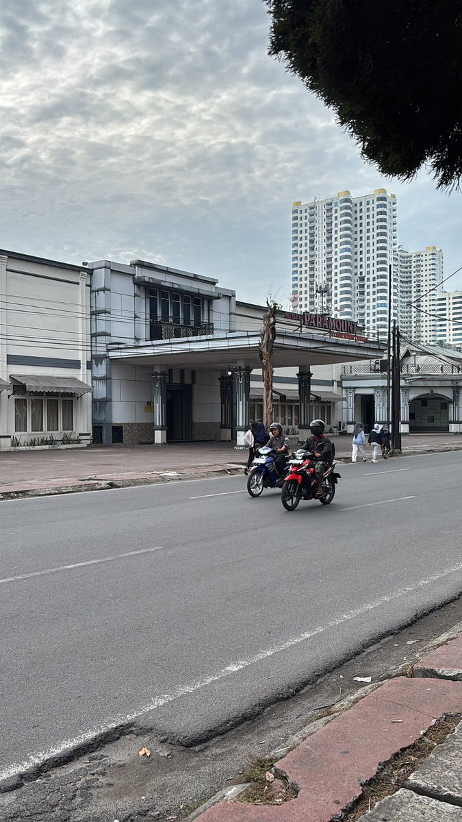 Inimoi01's tweet photo. Pengennya sih CFD today, tapi jam segini baru balik kerjaa😂 https://t.co/k3WiWh4QsL