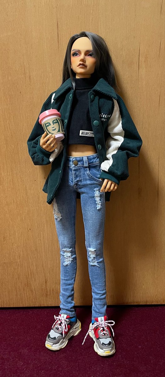Tinkerdoll2525's tweet photo. コレジャナイ感がすごい…
凄く…オネエっぽい…
何がダメなんだ…
髪型？へそ出し？スキニー？ポーズ？撮り方？

スキニーがちょっと女の子っぽいかな…
そうよね、実際こんな細いダメージジーンズ、女子しか履かんもんね…

と思ってポーズ変えたら結構いけた
#レグルス https://t.co/yM0op2cXNO