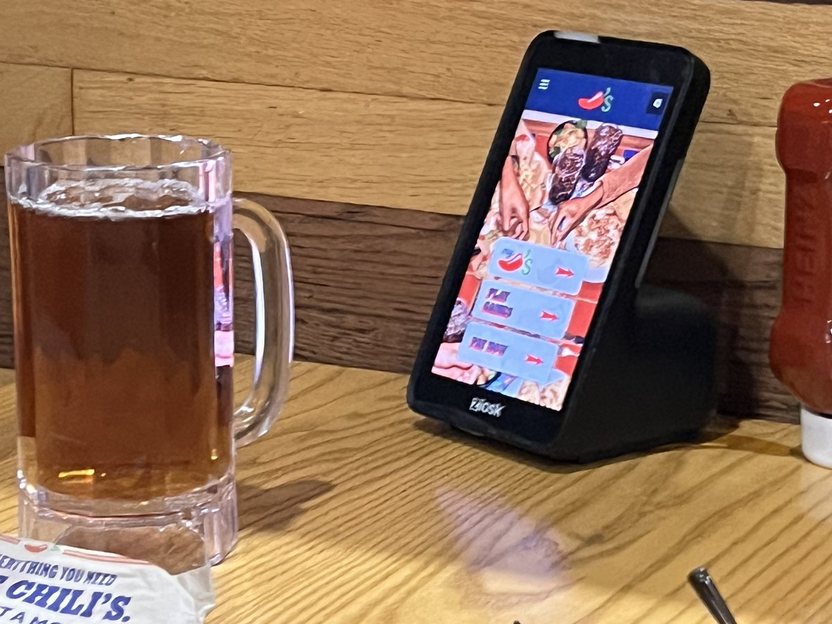 Having a Presidente margarita at #Chilis to support <a href="/HocevarHQ/">Hocevar HQ</a>