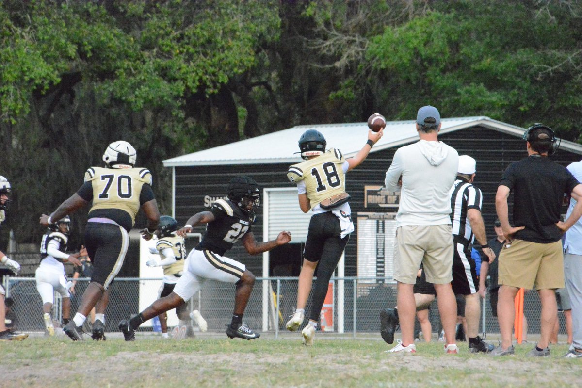 RileyMcGriff3's tweet photo. Had a great scrimmage and amazing opportunity to show what I can do staying blessed 🙏 @BuchholzFB https://t.co/NuXjD89N4T