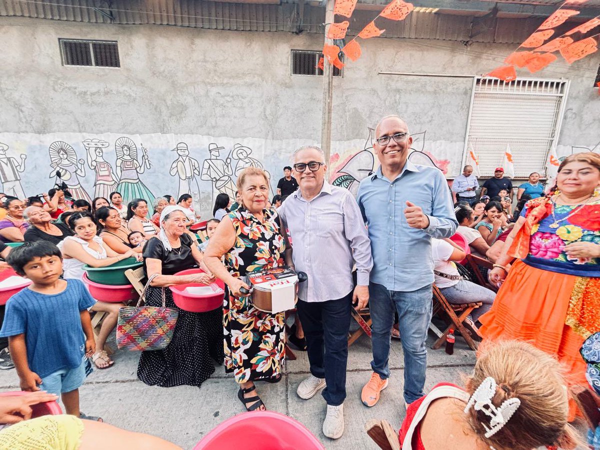oscartoralrios1's tweet photo. Hoy celebramos a las mujeres más valientes, amorosas y fuertes: nuestras madres.
Gracias por su entrega, su paciencia y su amor infinito.

¡Feliz Día de las Madres!
Que hoy y siempre reciban todo el cariño que merecen.
@AlvarezMaynez 
@DanteDelgado @IvonneOP @colosioriojas https://t.co/mUvMUchiPC