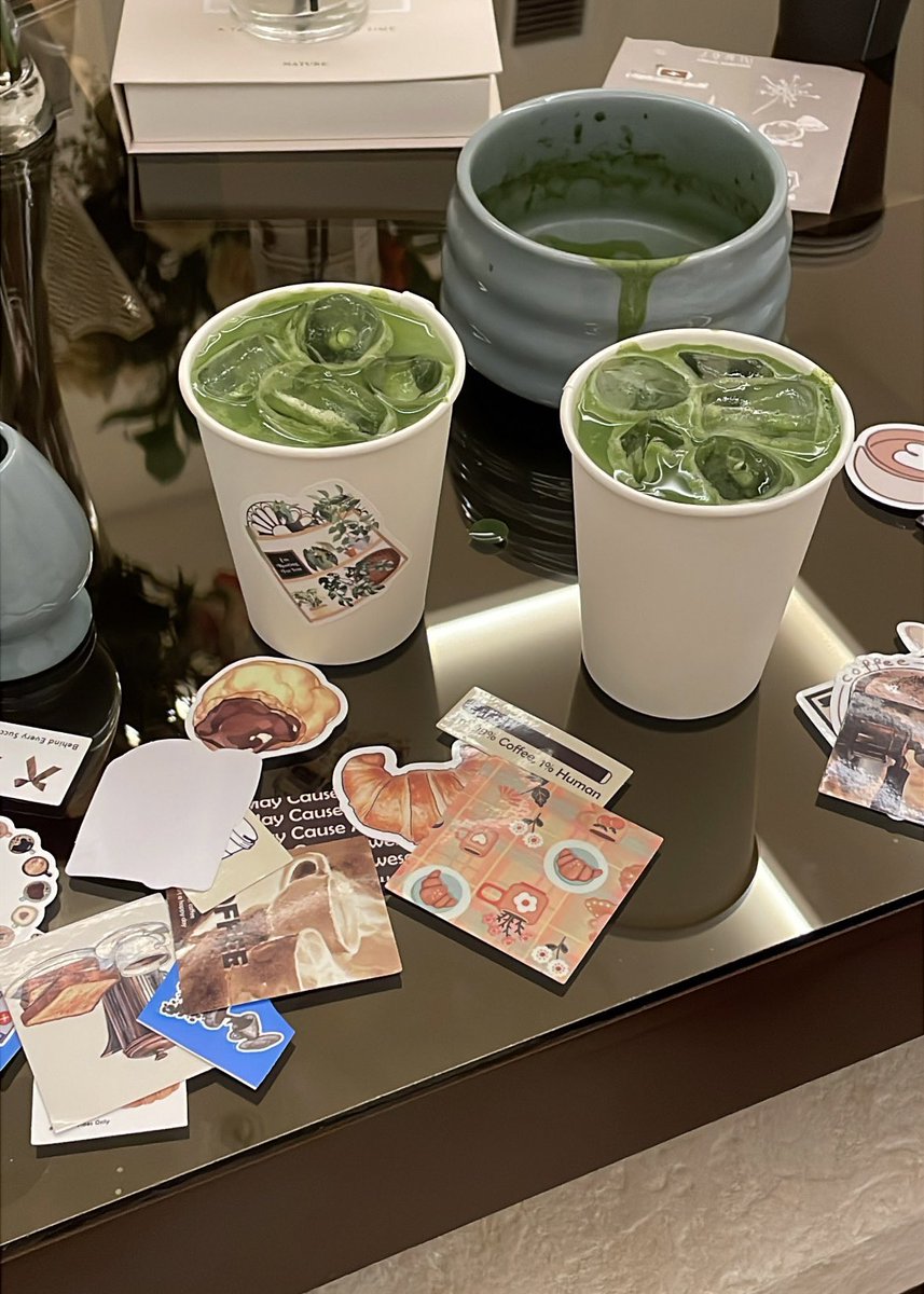8ilu_'s tweet photo. ً🤍🦢🧊🍵 https://t.co/bBRQklHhmD