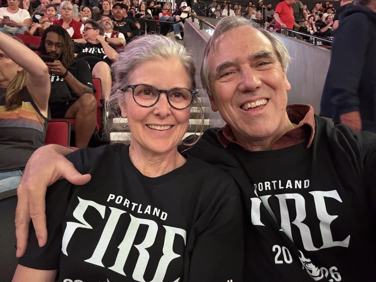 Senator Jeff Merkley tweet media