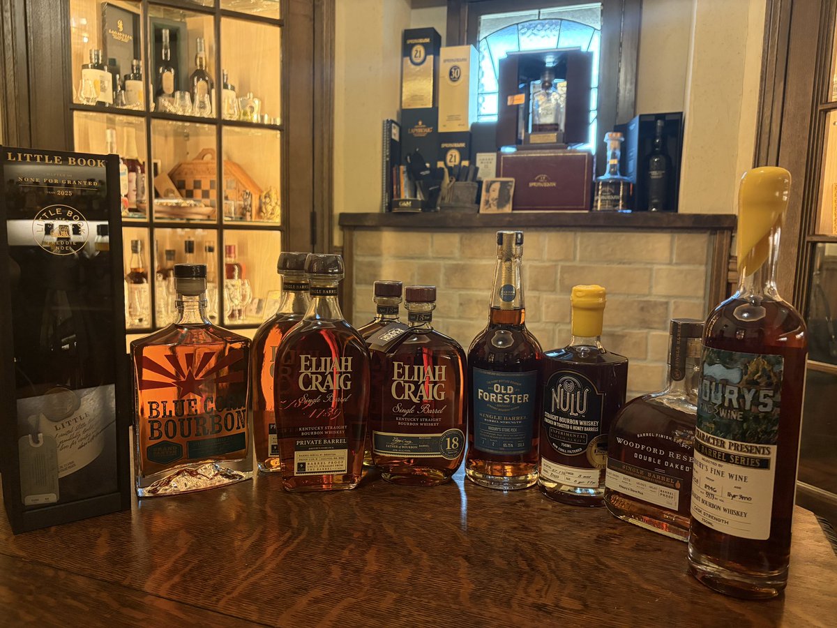 hidechanwhisky's tweet photo. リトルブックやPBなど、沢山のバーボン仕入れしてきました♪ https://t.co/7PVWhH8MgC
