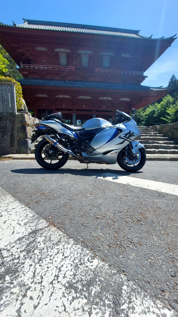 trust8320's tweet photo. #ハヤブサ
#和歌山
高野山の大門この先は、
国道371号線 https://t.co/5LP0TkuuaL