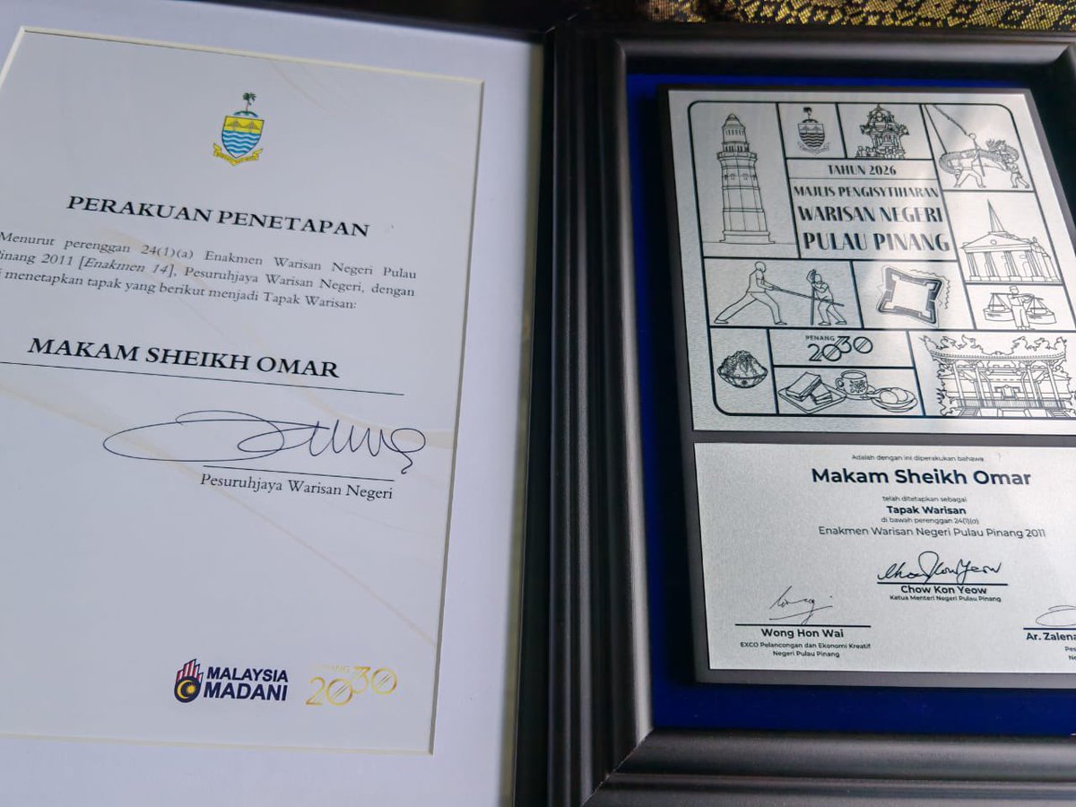 MAINPP_'s tweet photo. Makam Makam Sheikh Omar Basheer kini diiktiraf sebagai Warisan Kebangsaan — simbol sejarah, warisan Islam dan kebanggaan Pulau Pinang. Semoga pengiktirafan ini terus memartabatkan khazanah negeri serta menarik lebih ramai pengunjung dan pencinta sejarah.

#mainppkongsi https://t.co/DYKMDSOLxO