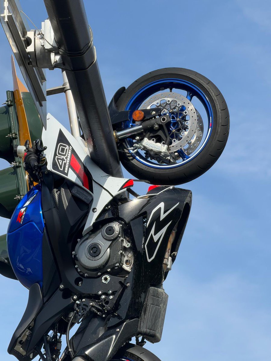 ridVancouver's tweet photo. @suzukicycles you have one hell of a bike ! https://t.co/6AUYBMkFAW