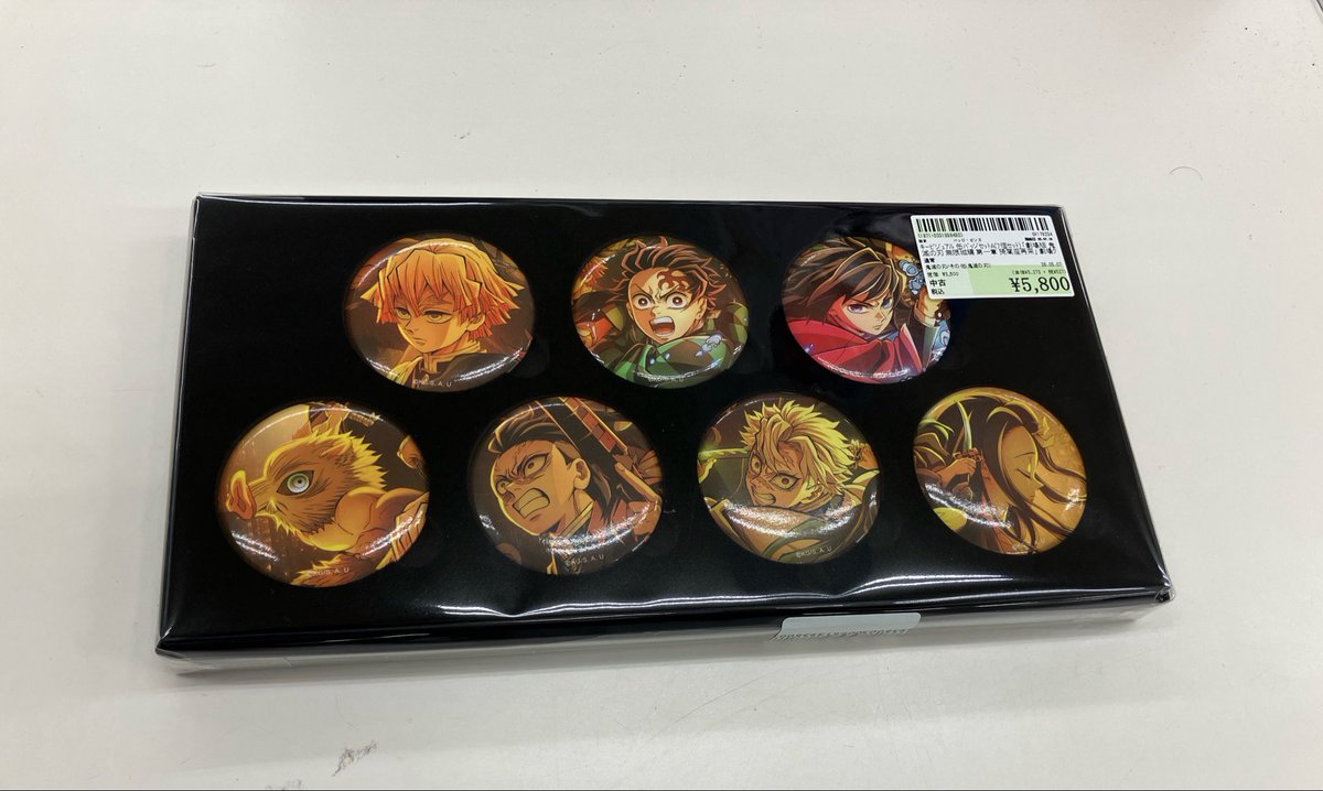 駿河屋那覇沖映通り店 ✨入荷情報?】 キービジュアル 缶バッジセットA 