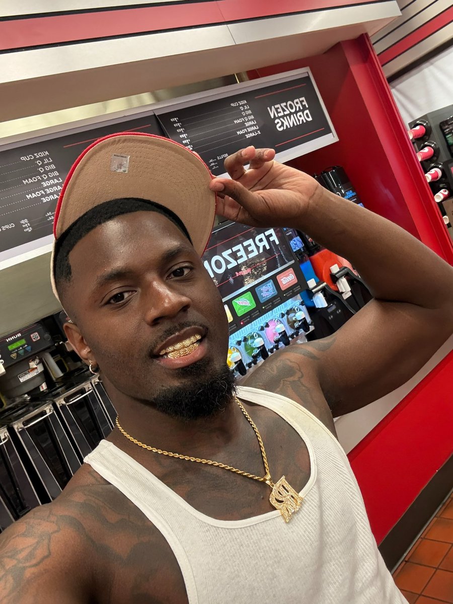 Shad 🖤 tweet media