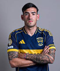 No se entiende lo que hizo Di Lollo en el suplementario. Dos penales regalados a Huracán que le costaron la clasificación a Boca. Difícil de perdonar.