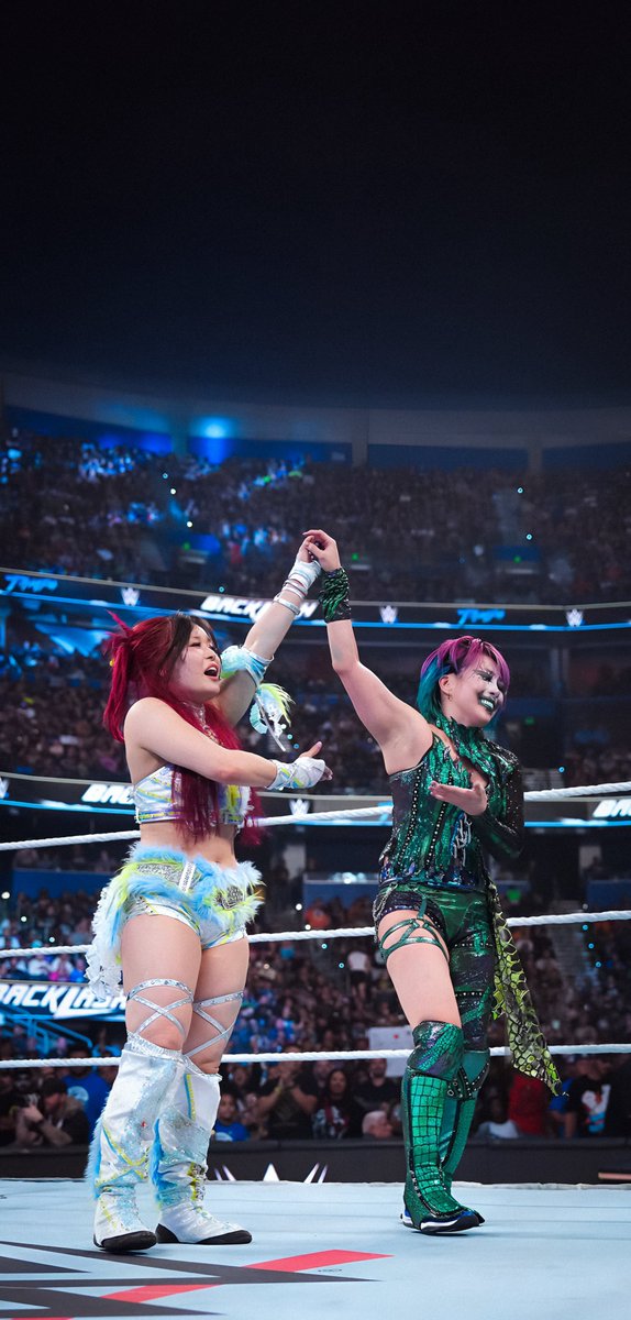 ItzVarun_____'s tweet photo. Iyo Sky and Asuka Wallpaper!

#WWEBACKLASH https://t.co/dWvnPb85gM