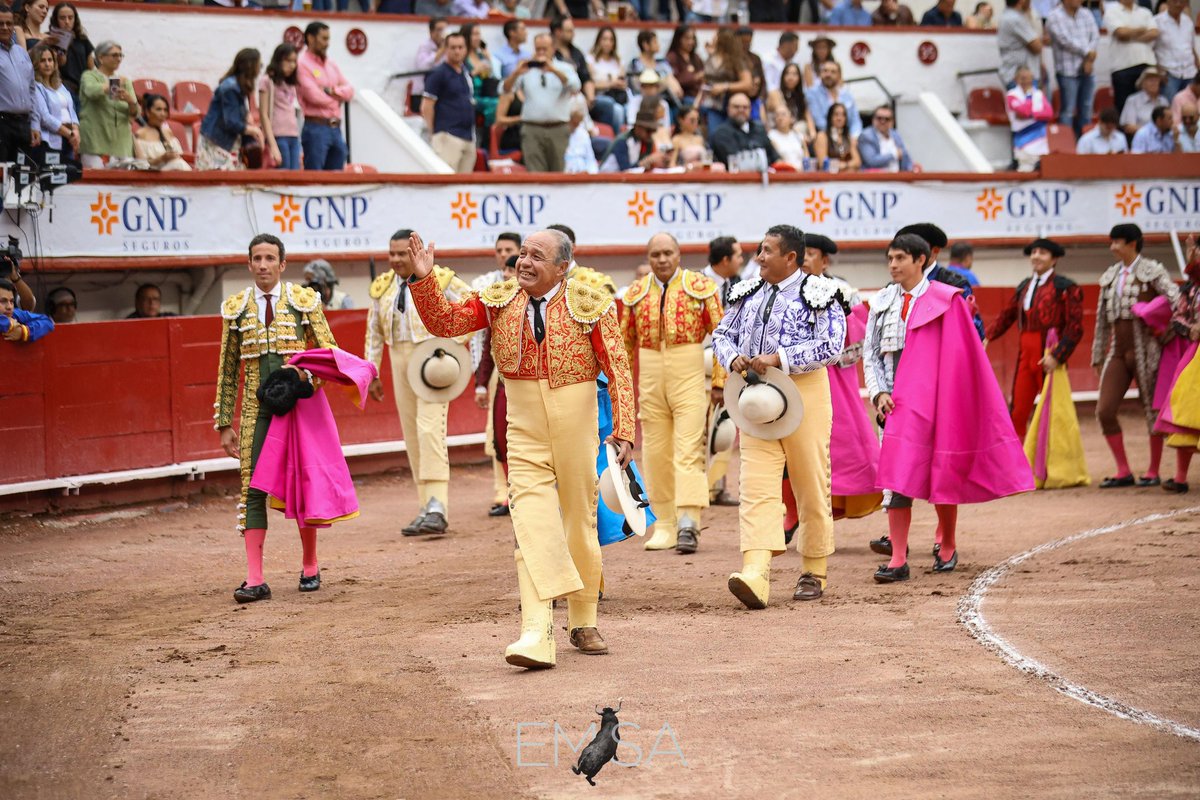 emsa_ags's tweet photo. #𝖠𝗀𝗎𝖺𝗌𝖼𝖺𝗅𝗂𝖾𝗇𝗍𝖾𝗌 🇲🇽 𝖬𝖺𝗎𝗋𝗈 𝖯𝗋𝖺𝖽𝗈, 𝗌𝖾 𝖽𝖾𝗌𝗉𝗂𝖽𝖾 𝖽𝖾 𝗅𝖺 𝗉𝗋𝗈𝖿𝖾𝗌𝗂ó𝗇 𝗊𝗎𝖾 𝖺𝖻𝗋𝖺𝗓ó 𝖼𝗈𝗇 𝗋𝖾𝗌𝗉𝖾𝗍𝗈, 𝖺𝗆𝗈𝗋 𝗒 𝖾𝗇𝗍𝗋𝖾𝗀𝖺 𝖽𝖾𝗌𝖽𝖾 𝗁𝖺𝖼𝖾 𝟦 𝖽é𝖼𝖺𝖽𝖺𝗌 ¡𝖦𝗋𝖺𝖼𝗂𝖺𝗌 𝖯𝗂𝖼𝖺𝖽𝗈𝗋! ¡𝖲𝗎𝖾𝗋𝗍𝖾! https://t.co/fP2CKWQqIH