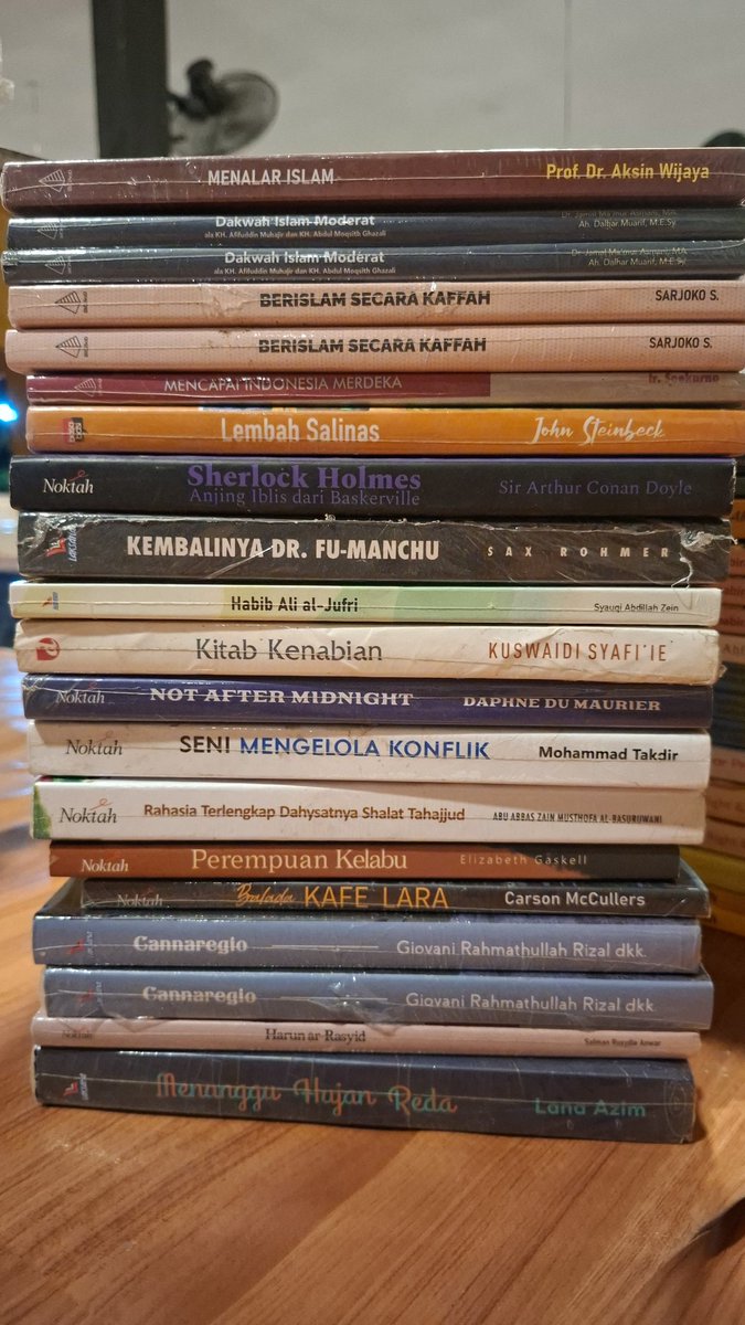 widhiuw's tweet photo. Halo. Aku open jastip BAZAR BUKU DIVA PRESS nih. 
Fee start 3k per item.
Pengiriman dr Jogja, bisa pakai ekspedisi manual atau via marketplace. 

Join grupku buat ikutan live shopping saat live shopping berlangsung
Grup: https://t.co/XX8W1kj6b9 https://t.co/pzYu6YNAy1