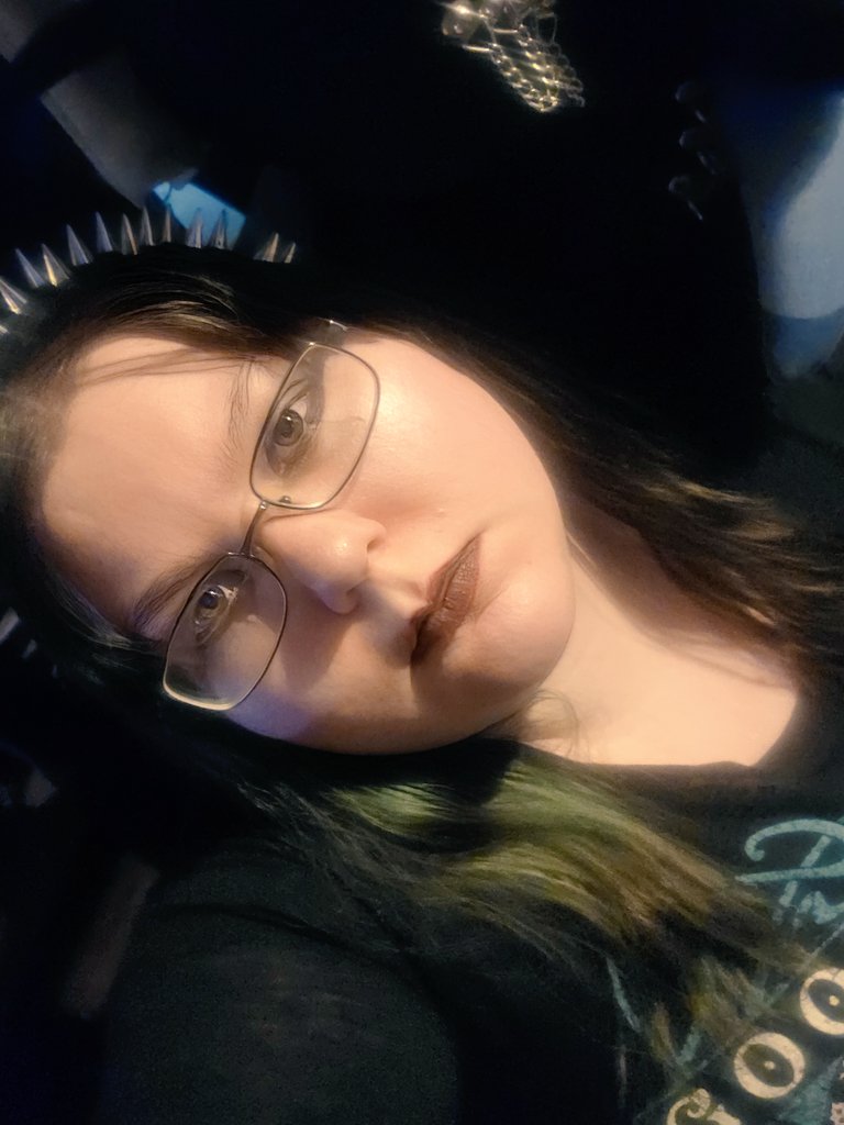 TurianWaifu's tweet photo. // ⚠️ IRL (In Real Life) picture of The MUN! (The person who runs this account) If seeing it will ruin your immersion PLEASE ⚠️DO NOT⚠️ look! 

Ya girl be feeling herself tonight. Going out to eat with Mama Turian be back soon! 🩵🩵 Much love, Darlings!! https://t.co/y1nwaLbqWM