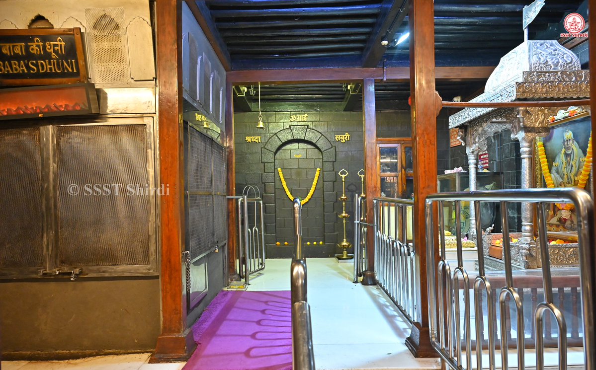 *!! ॐ साई राम !!*
*श्री साईबाबा संस्थान विश्वस्त व्यवस्था,शिर्डी*
*!! ॐ Sai Ram !!*
*Shri Saibaba Sansthan Trust, Shirdi*
≈≈≈≈≈≈≈≈≈≈≈≈≈≈≈≈≈ 
*आरती :- शिर्डी माझे पंढरपूर*
*रविवार १० मे २०२६*  
*Aarti :-Shirdi Majhe Pandharpur*
*Sunday 10 May 2026*